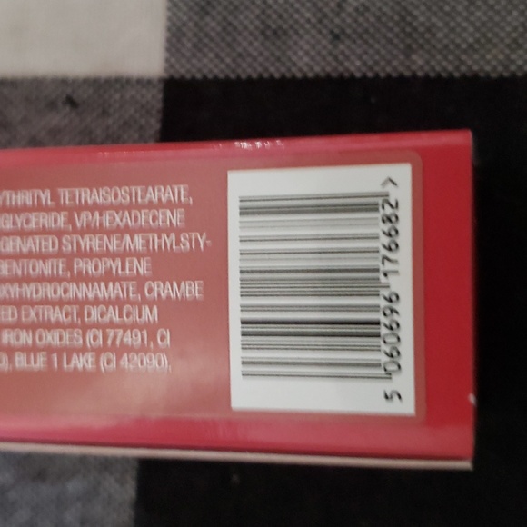 Charlotte Tilbury kissing lip color - Picture 5 of 5